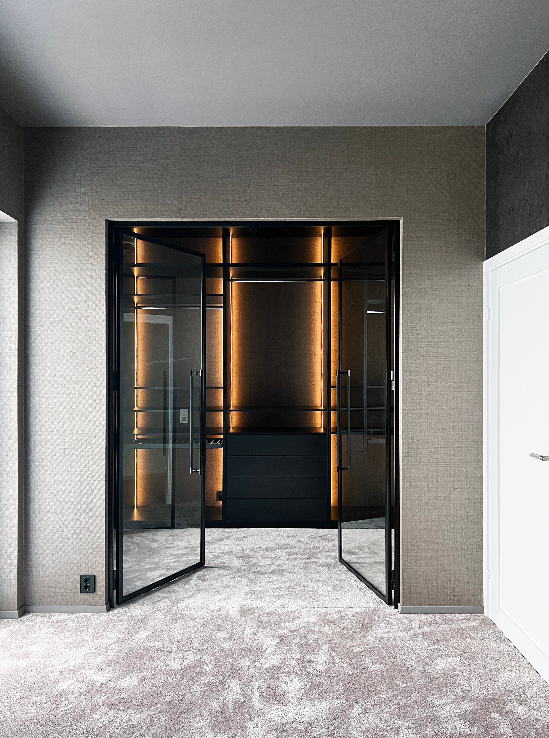 Bildet viser garderobe